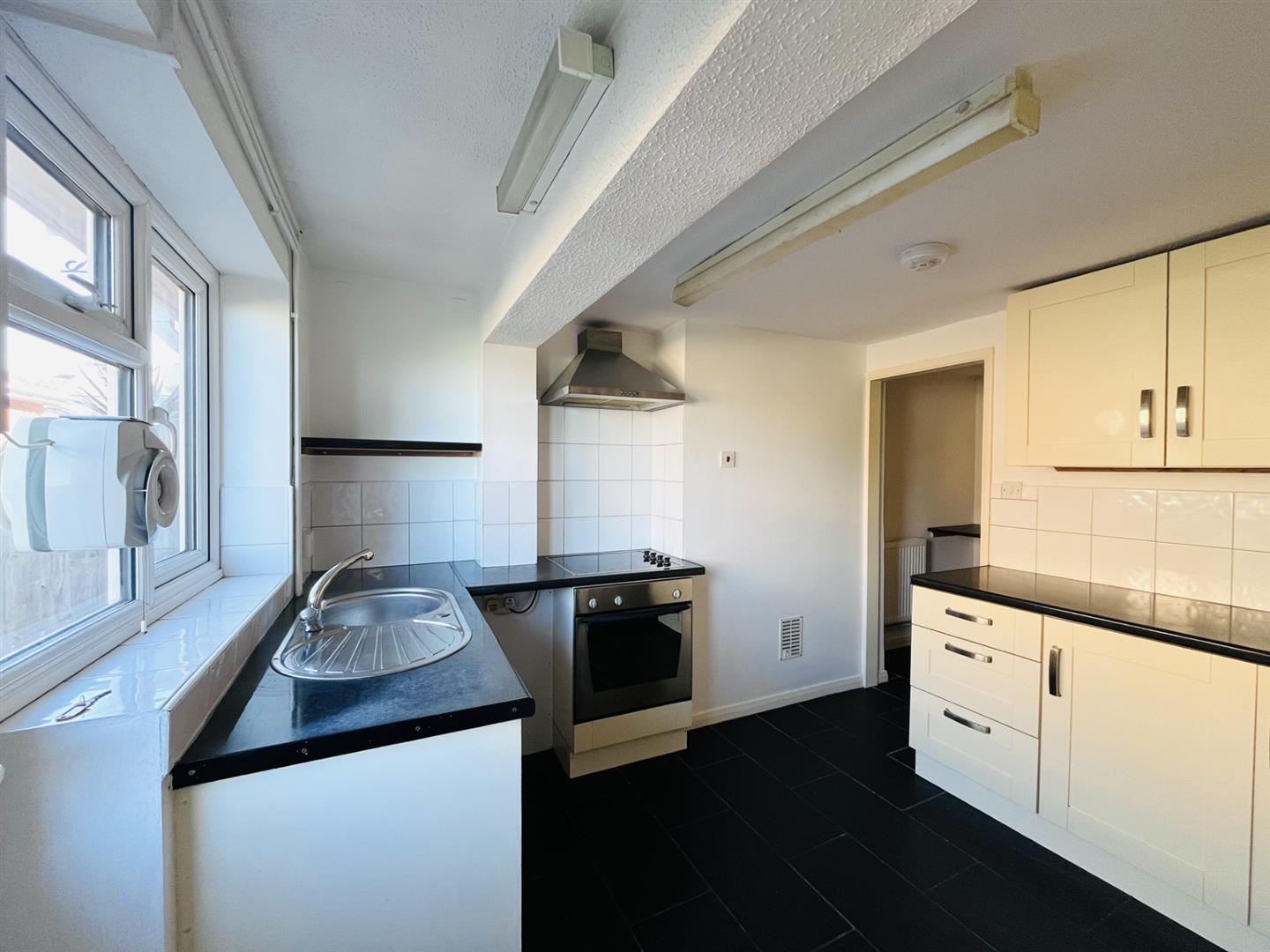 2 bed property in Tackleway, Old Town, Hastings